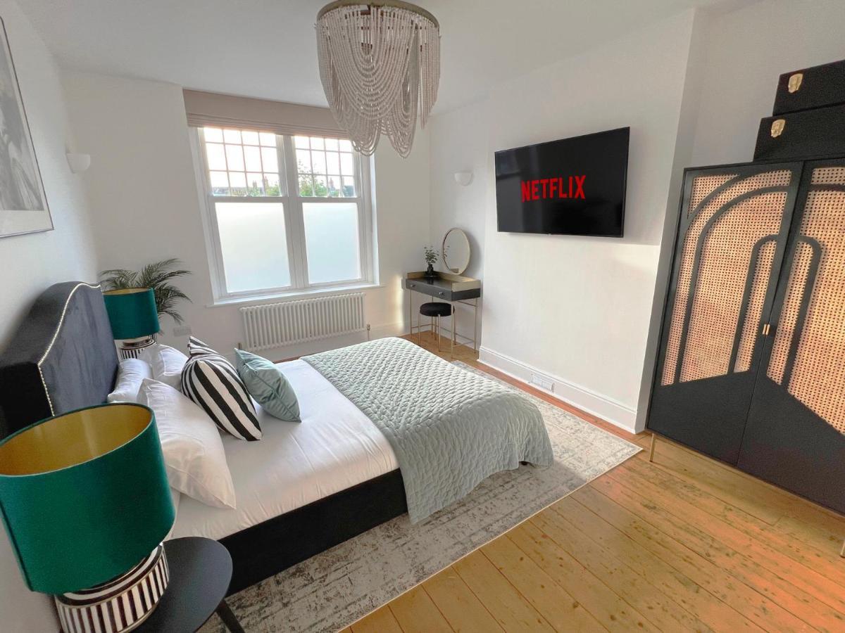 1 Bed / 1 Sofa Bed 'Scandi' Style Ground Floor Apartment Yeovil Exterior photo