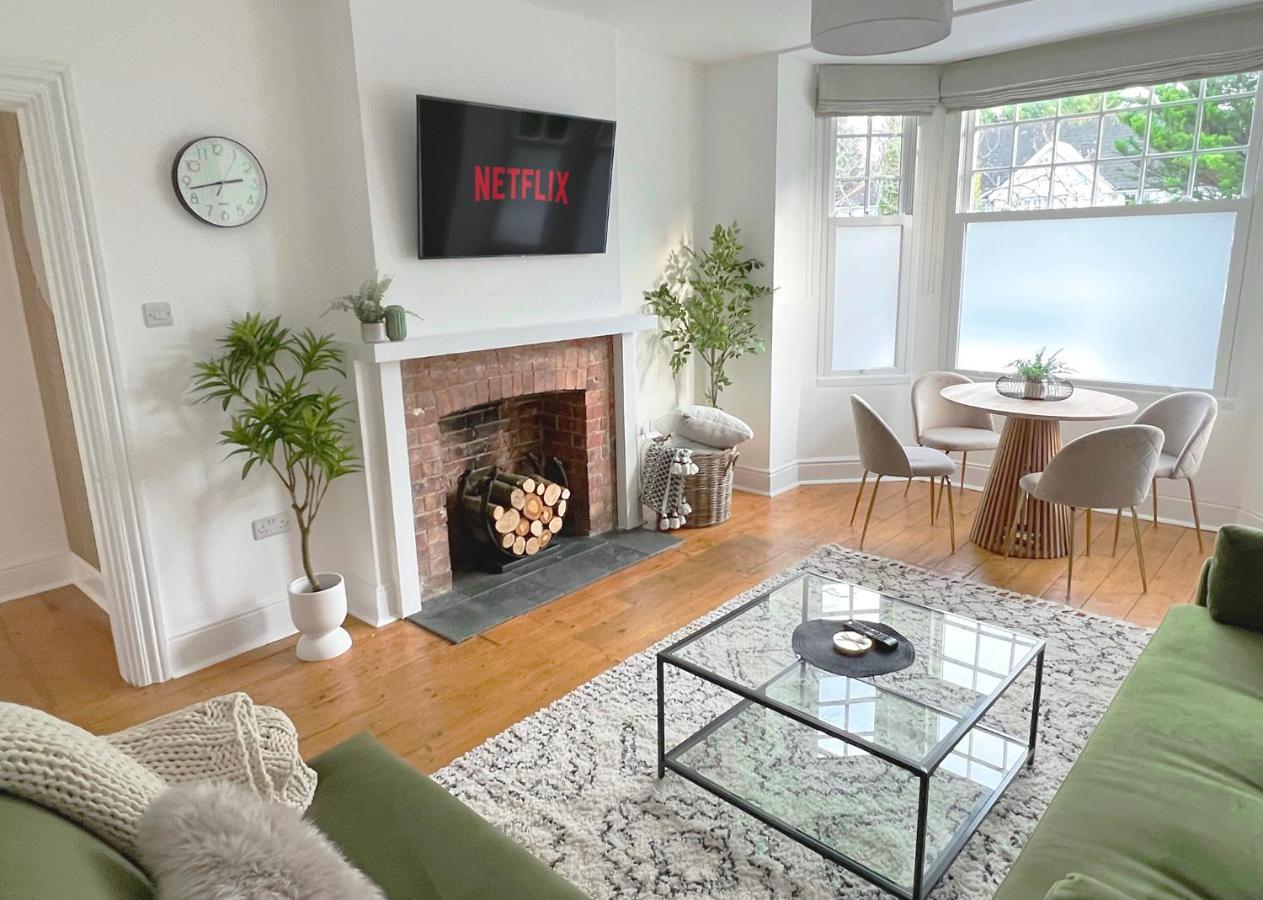 1 Bed / 1 Sofa Bed 'Scandi' Style Ground Floor Apartment Yeovil Exterior photo